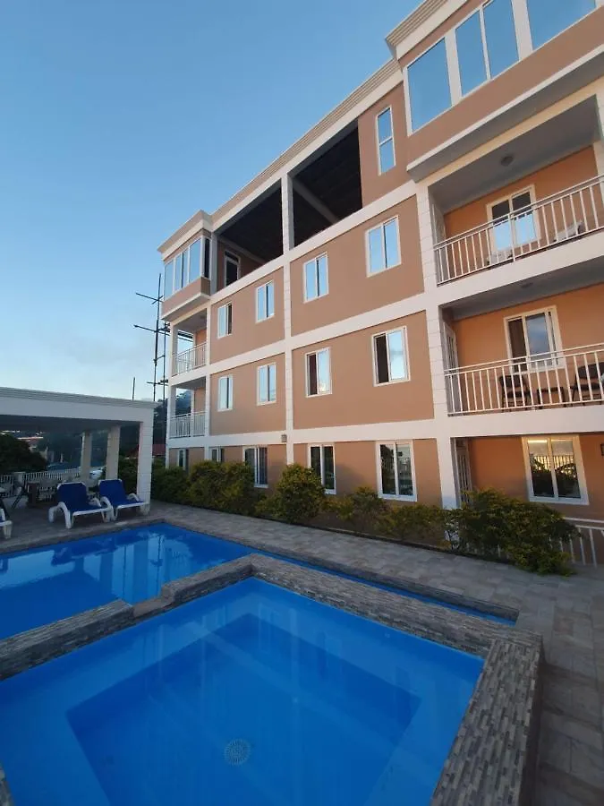 Lovely 2 Bedroom Apartment With Shared Pool Roseau