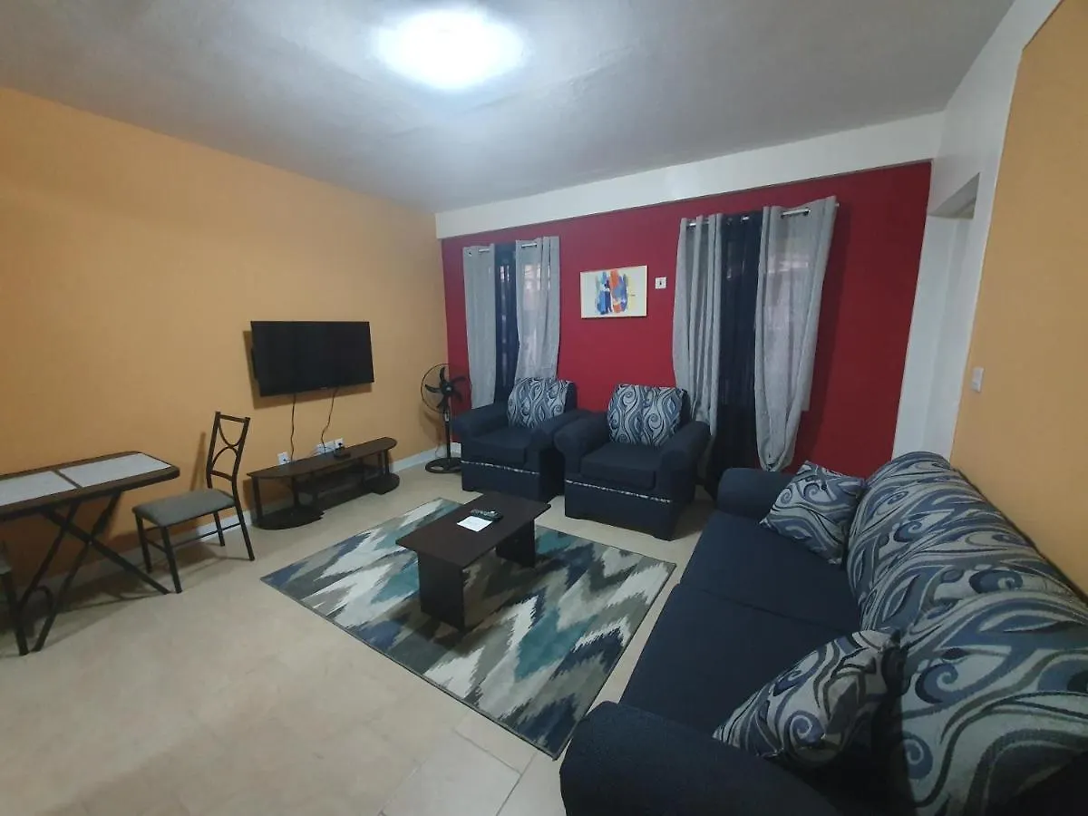 Lovely 2 Bedroom Apartment With Shared Pool Roseau